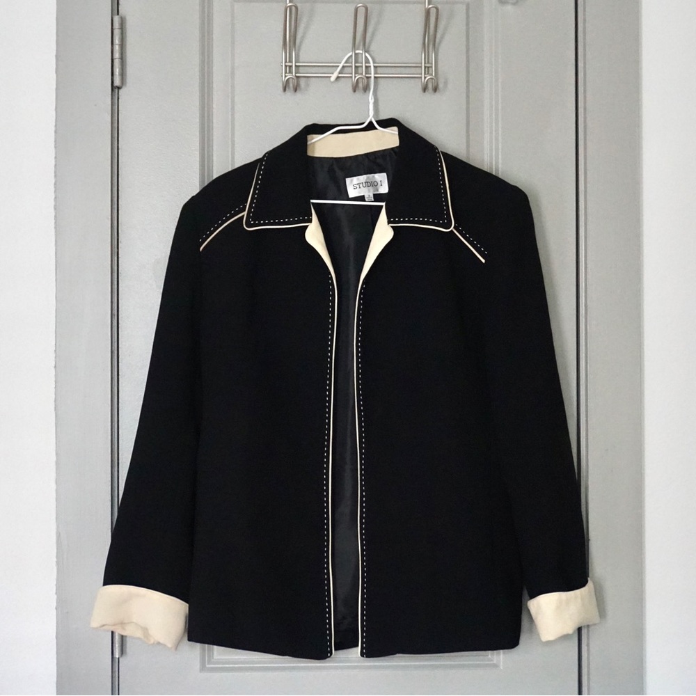 Studio I Vintage Black and White Retro Blazer